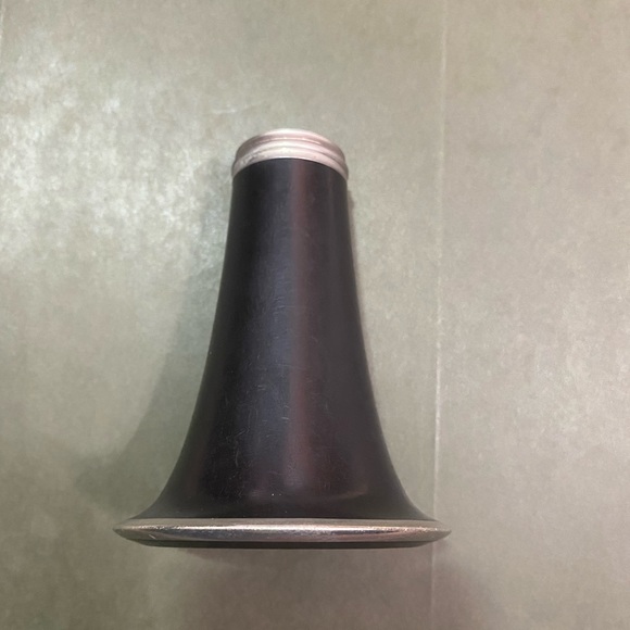 Buffet Crampon E-11 Clarinet - Picture 9 of 10